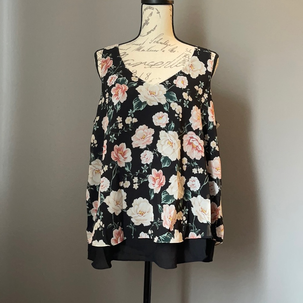 Torrid M/10 BLACK FLORAL CHIFFON DOUBLE LAYER TANK